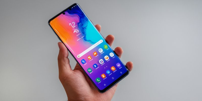 Финальная One UI 7.0 от Samsung: Обновление для 16 моделей смартфонов и планшетов